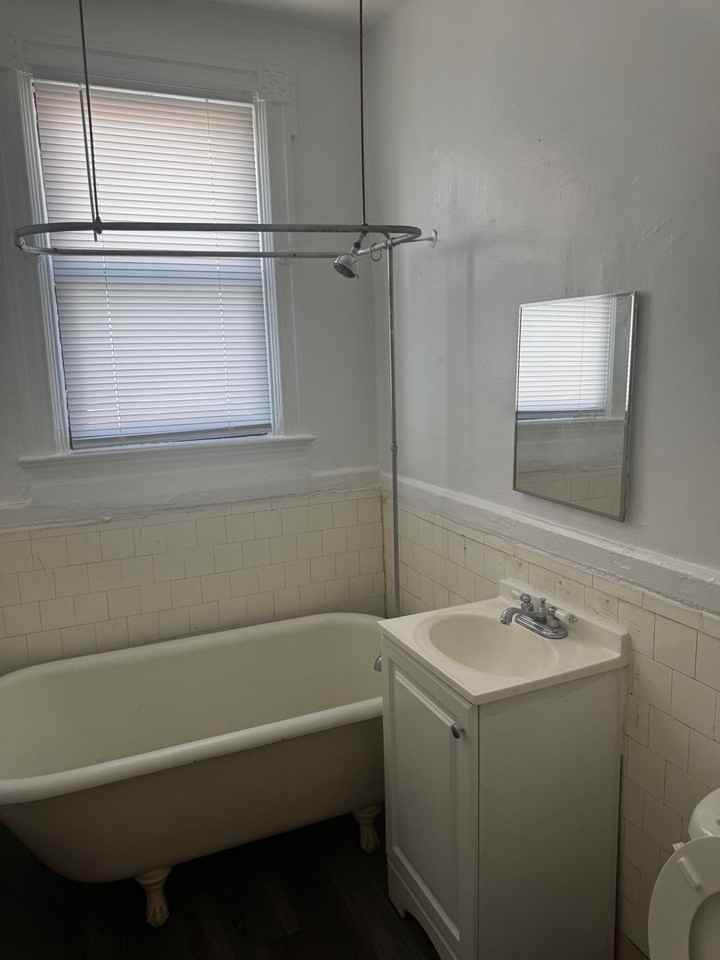 3100 WARDER ST NW - Photo 5 of 8
