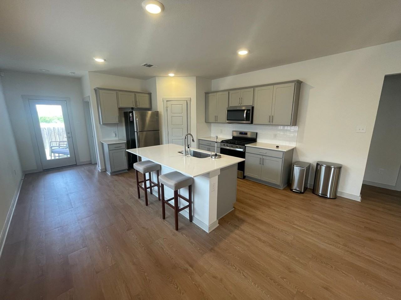 308 Millbrook Blvd - Photo 2 of 13