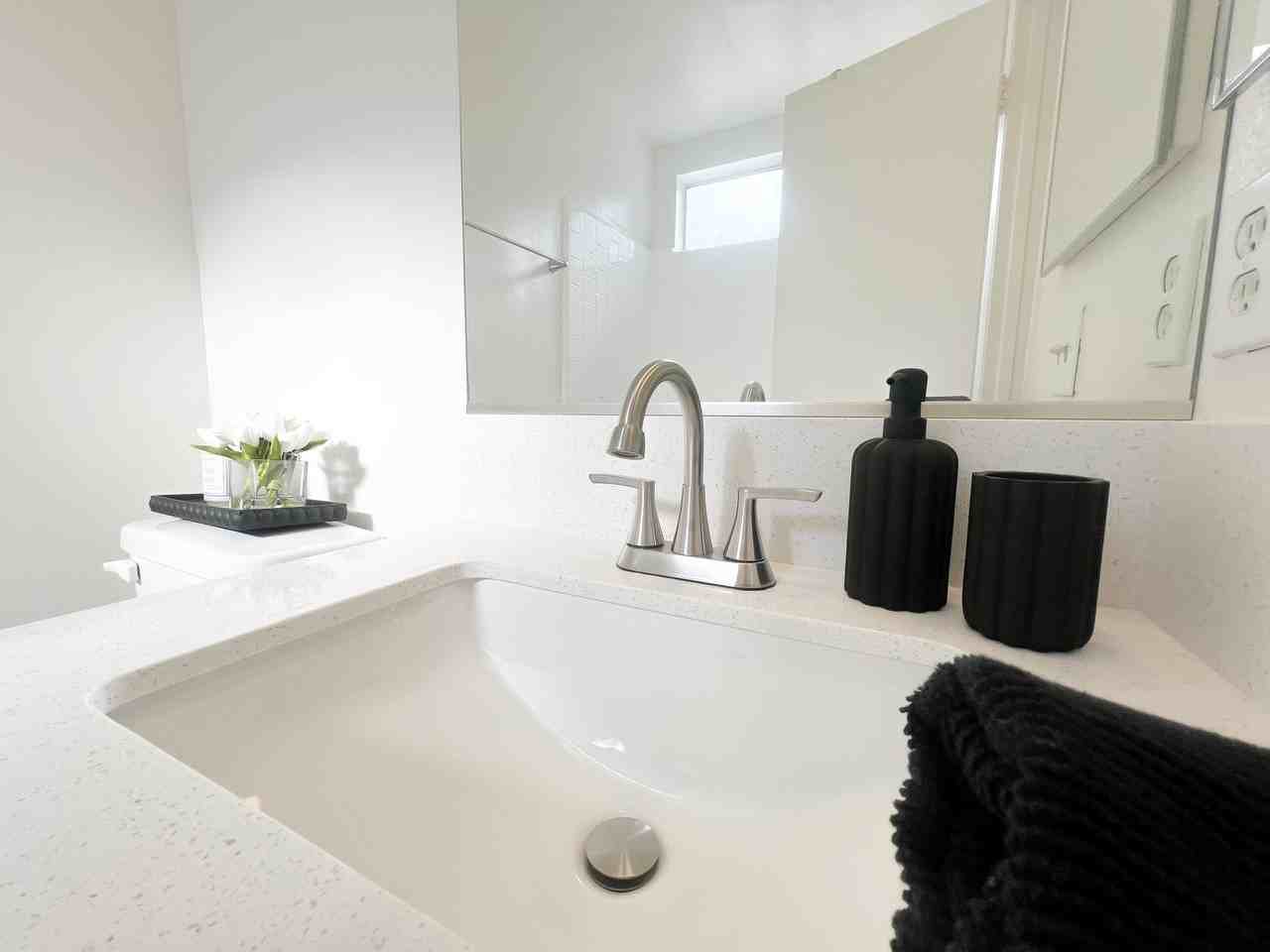 Green Court Apartments - Photo 7 of 24