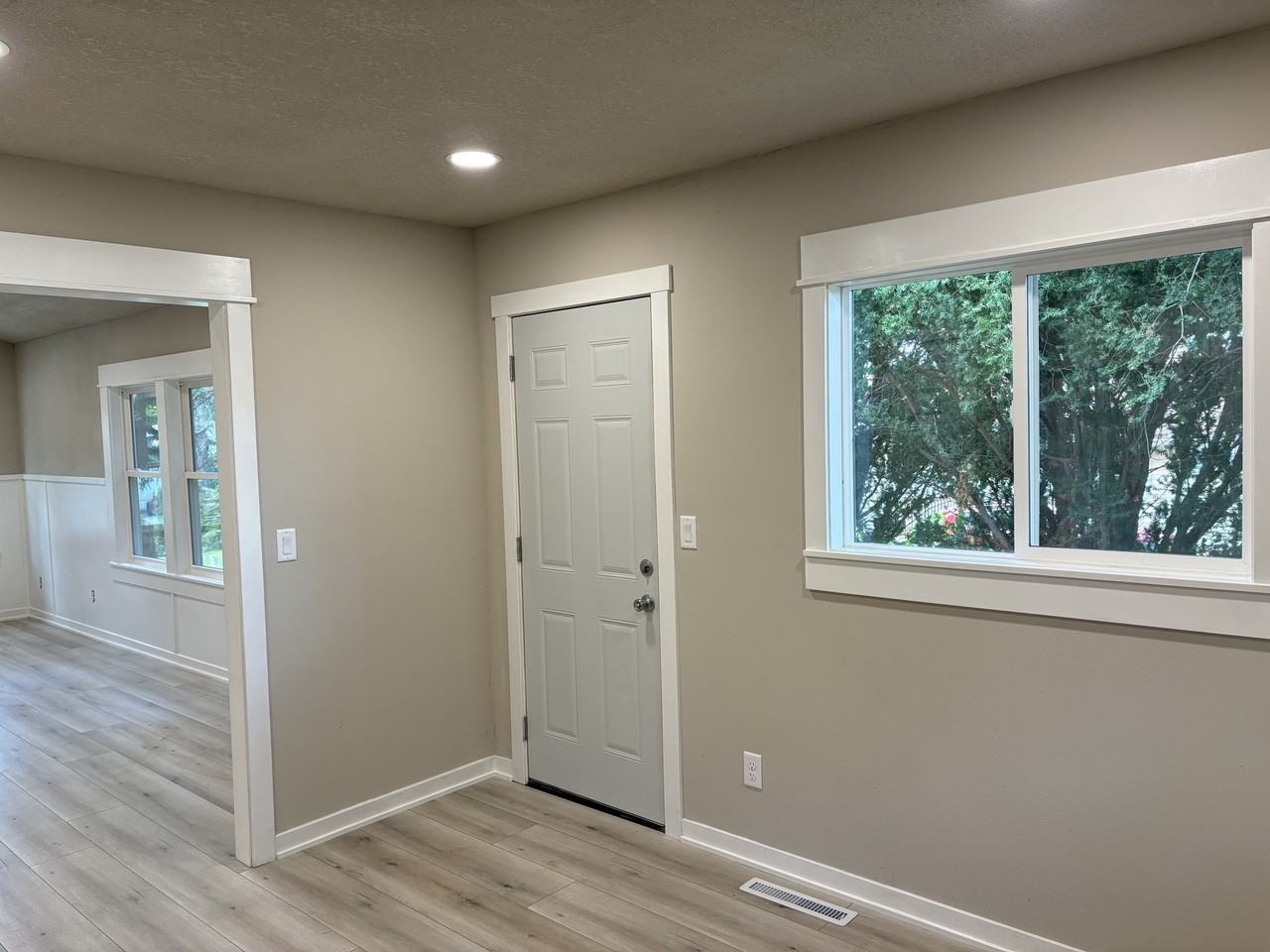 209 N 22nd St #1 - Photo 4 of 22