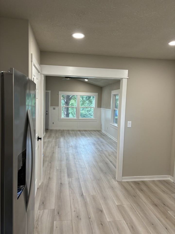 209 N 22nd St #1 - Photo 5 of 22