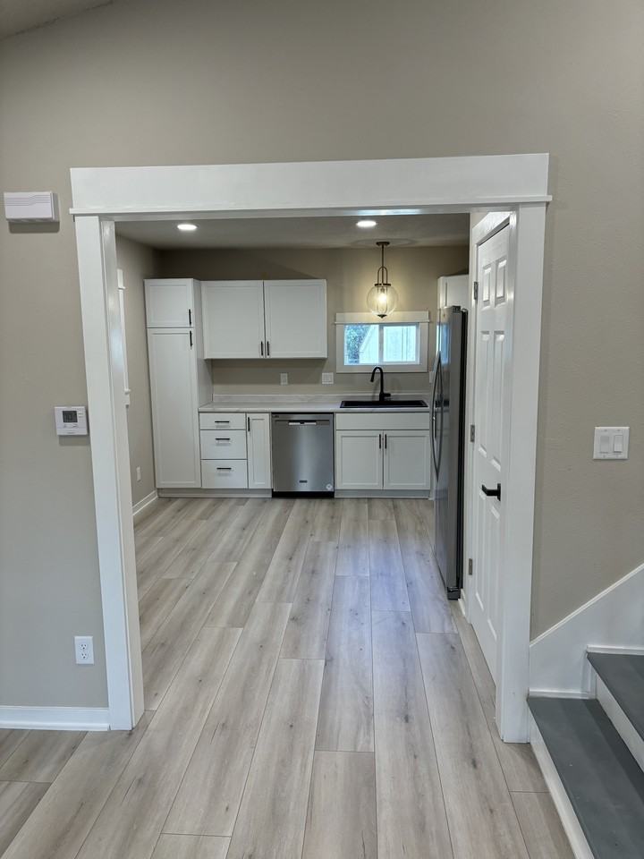 209 N 22nd St #1 - Photo 6 of 22