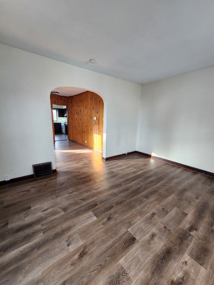 2259 Schroeder St #1 - Photo 3 of 22