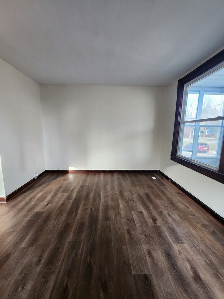 2259 Schroeder St #1 - Photo 4 of 22