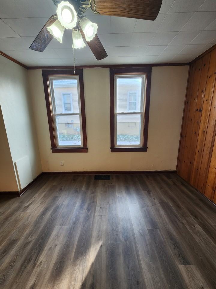 2259 Schroeder St #1 - Photo 6 of 22