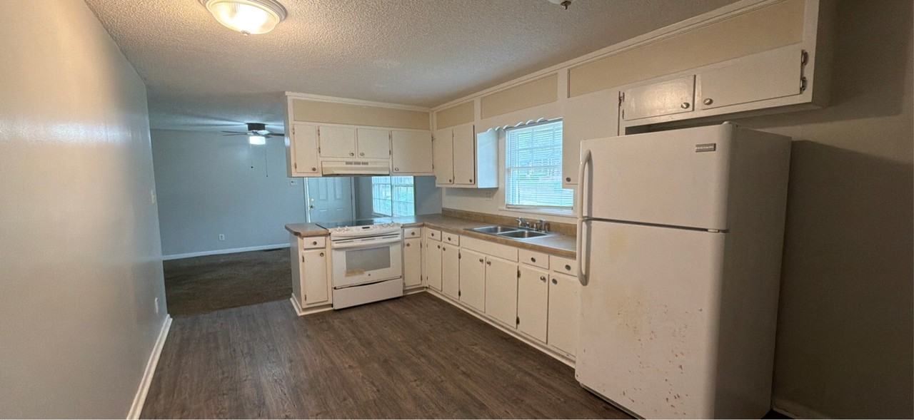 2721 Clayton Dr Nw #A - Photo 4 of 11