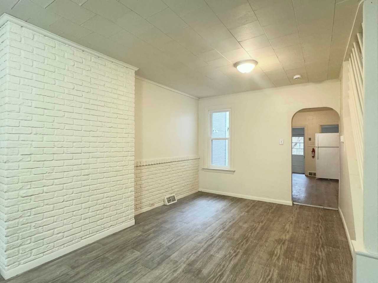 834 4th St - Photo 3 of 24