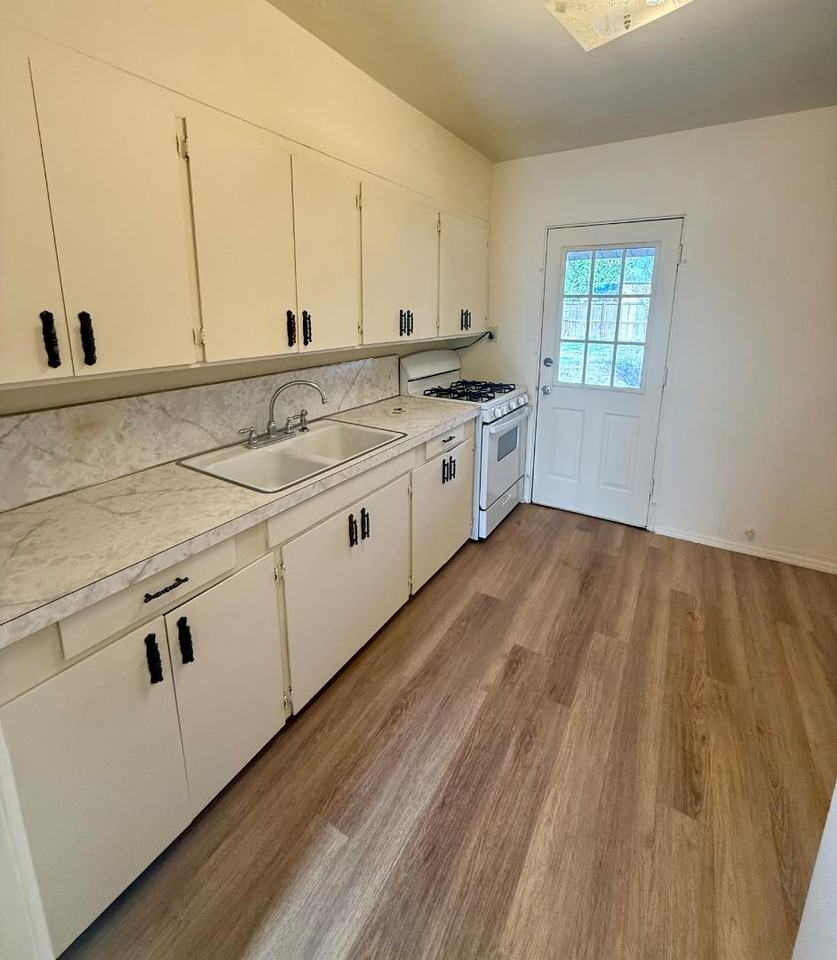 602 Welshire St - Photo 3 of 9