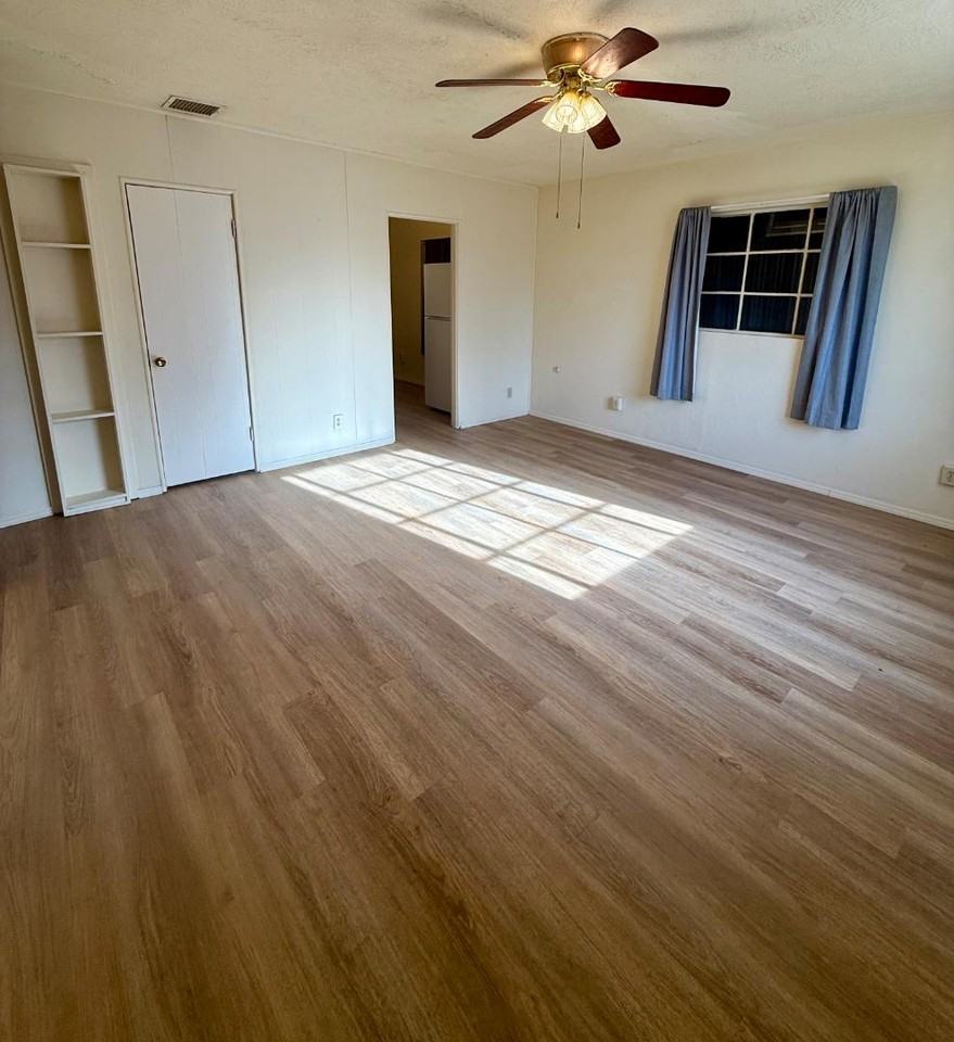 602 Welshire St - Photo 5 of 9