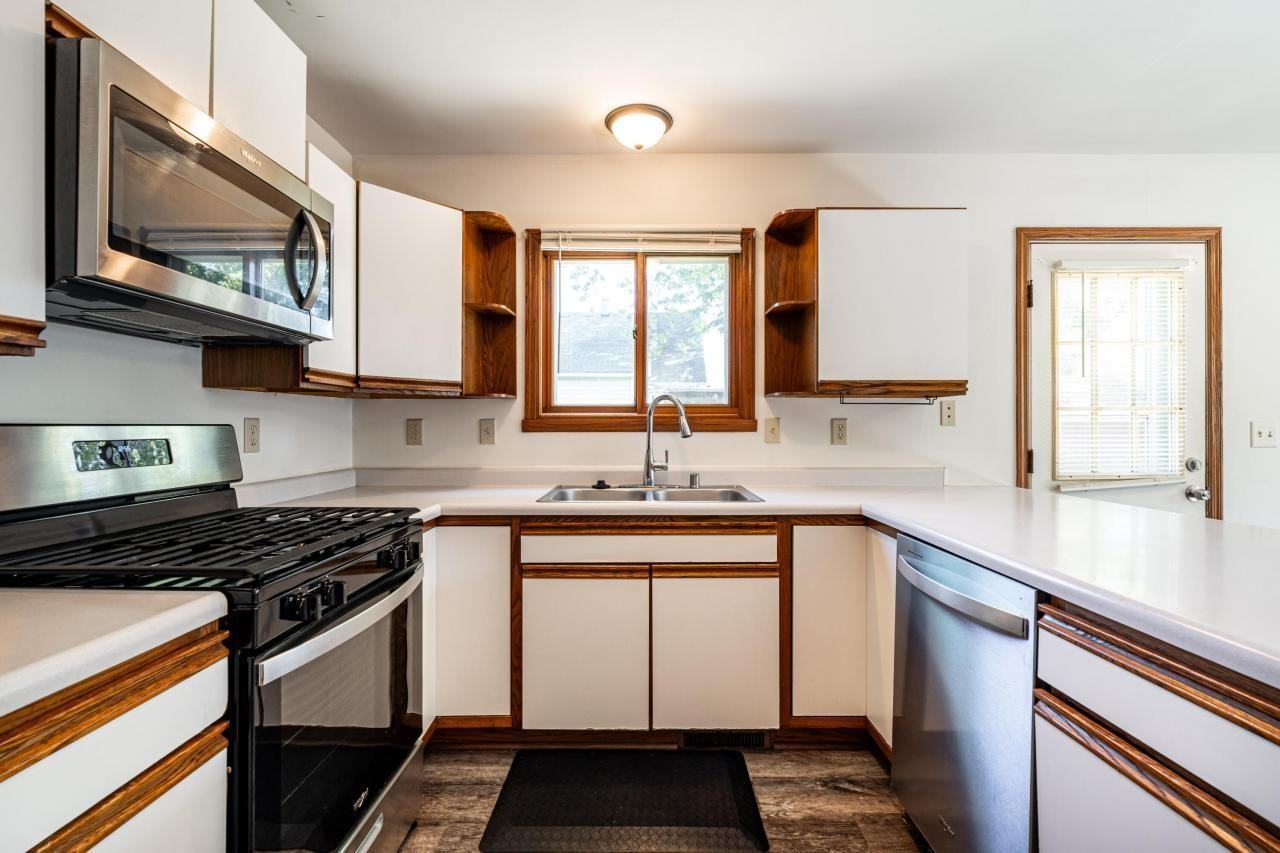 West Allis Townhouse - Photo 6 of 10