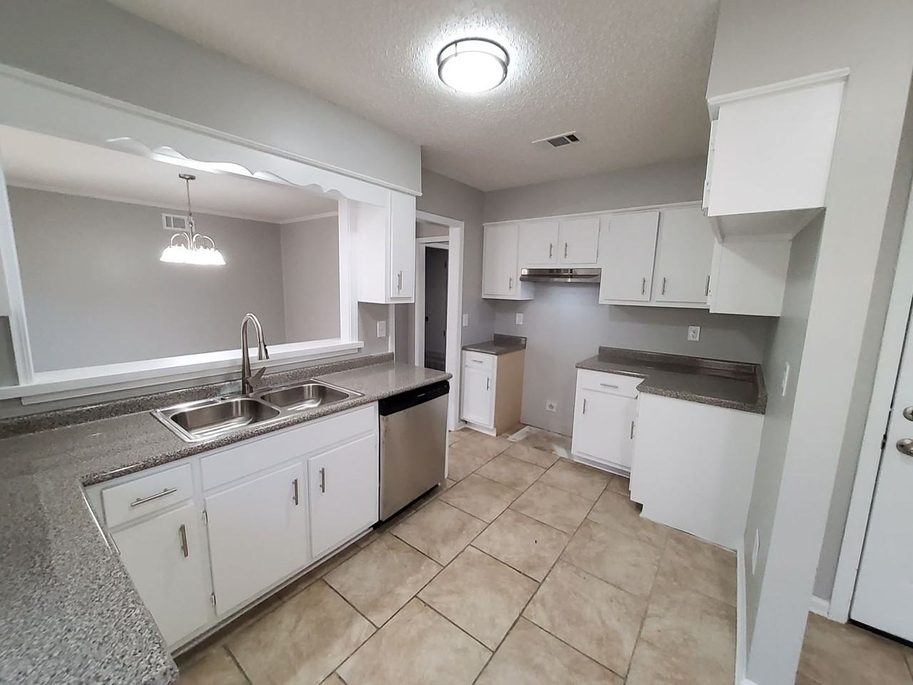 5233 Breckenwood Dr - Photo 2 of 13