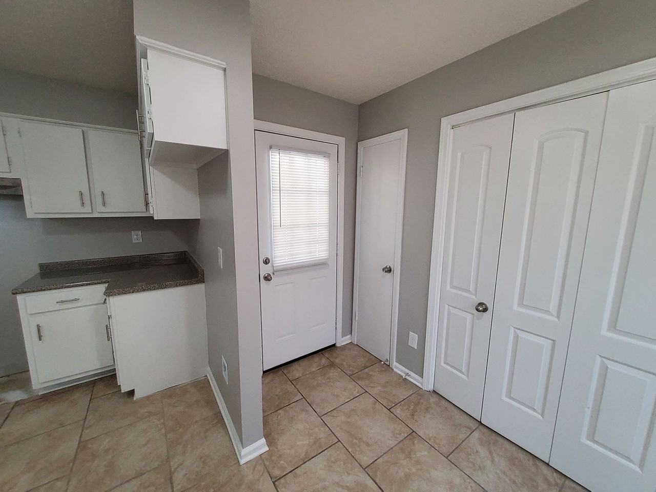 5233 Breckenwood Dr - Photo 3 of 13