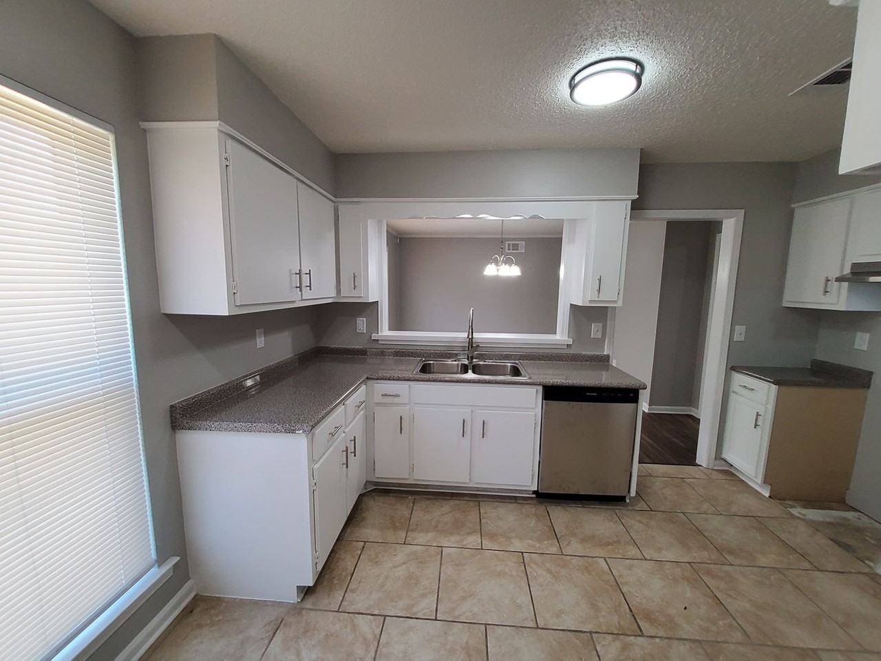 5233 Breckenwood Dr - Photo 4 of 13