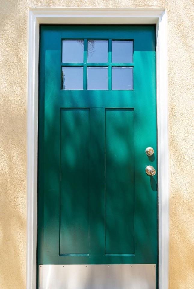 16454 Parthenia St - Photo 3 of 4