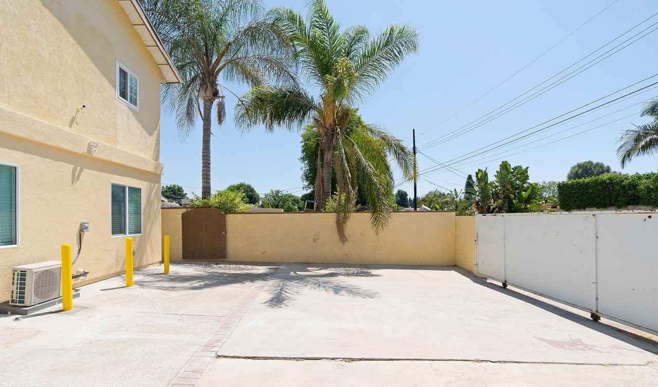 16454 Parthenia St - Photo 4 of 4