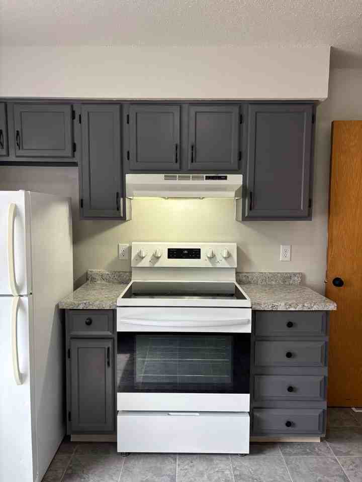 935 Herold Ave - Photo 3 of 11