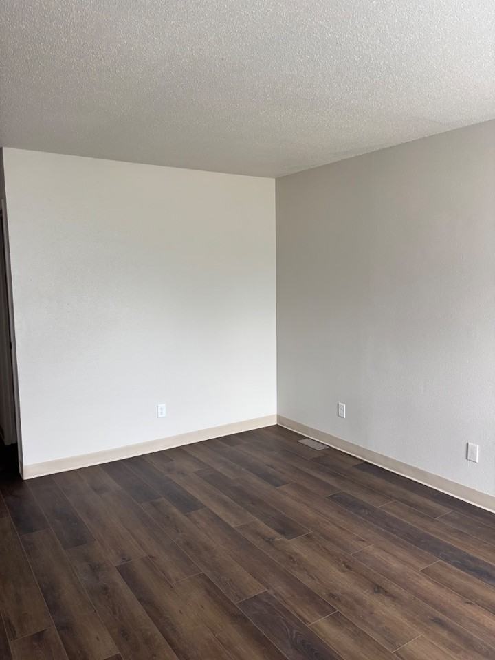 935 Herold Ave - Photo 7 of 11