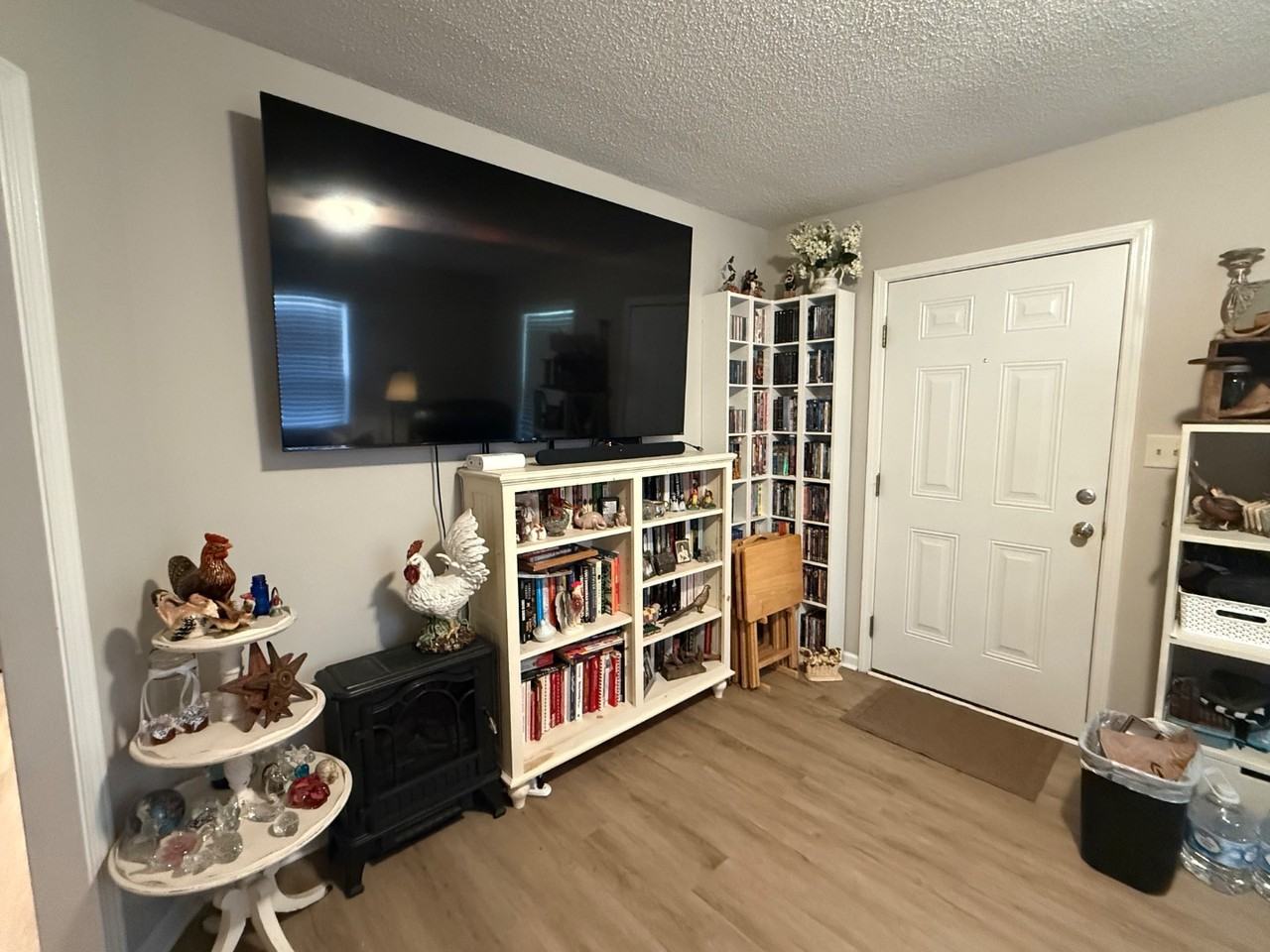 108 Berry St - Photo 3 of 10