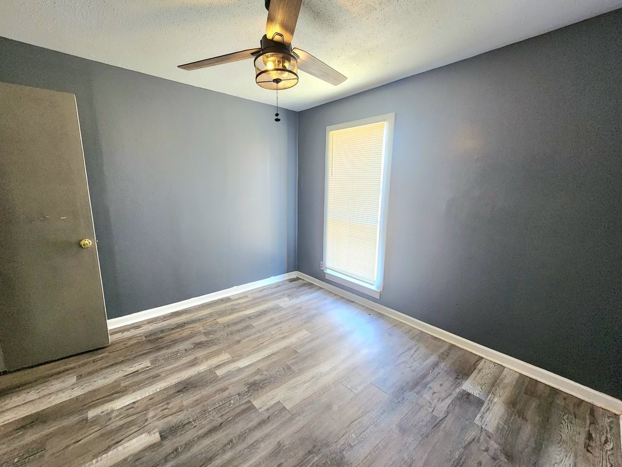 6061 Briarhurst Dr #32 - Photo 5 of 10