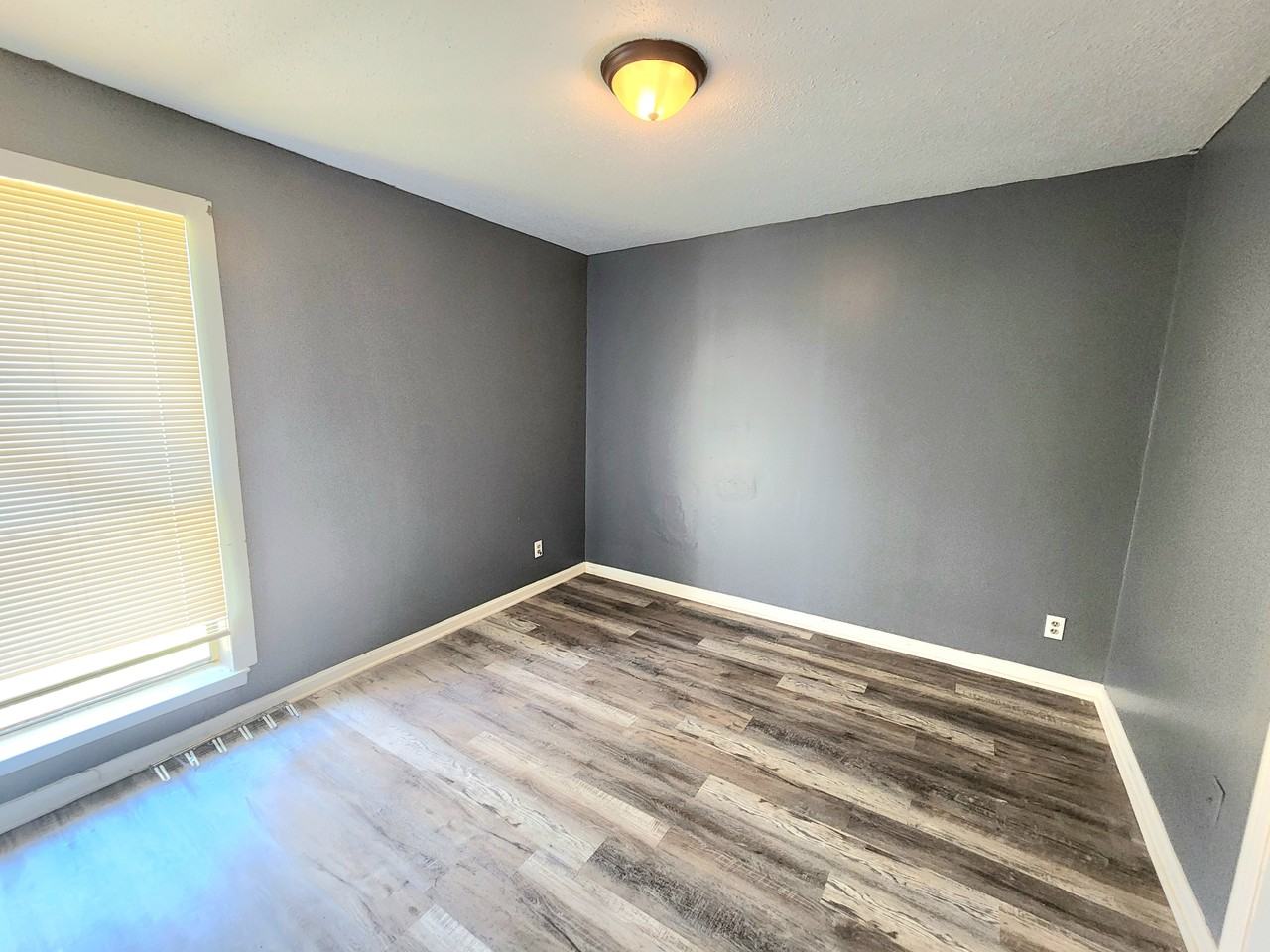 6061 Briarhurst Dr #32 - Photo 6 of 10