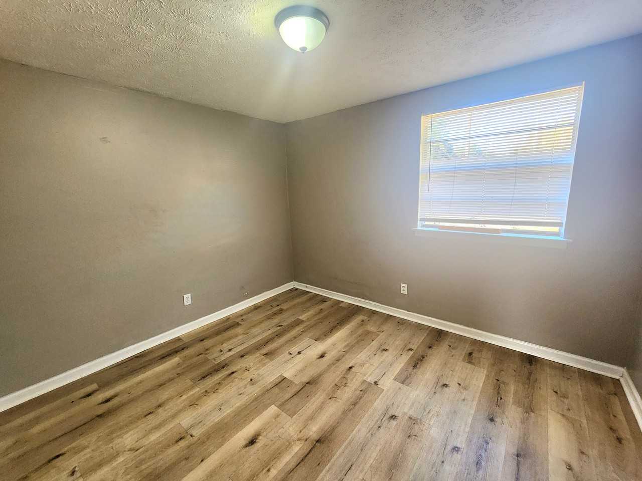 102 White Oak DrPrattville #1 - Photo 3 of 10