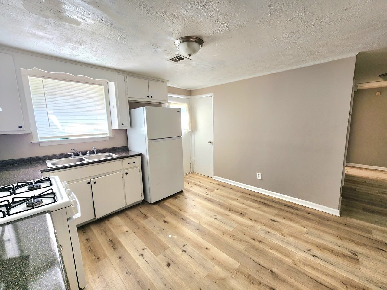 102 White Oak DrPrattville #1 - Photo 7 of 10