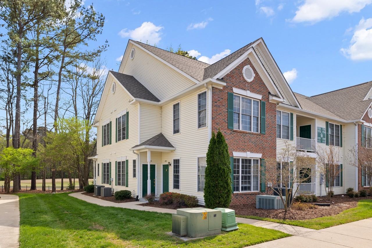 1713 Kudrow Ln #1 - Photo 4 of 42