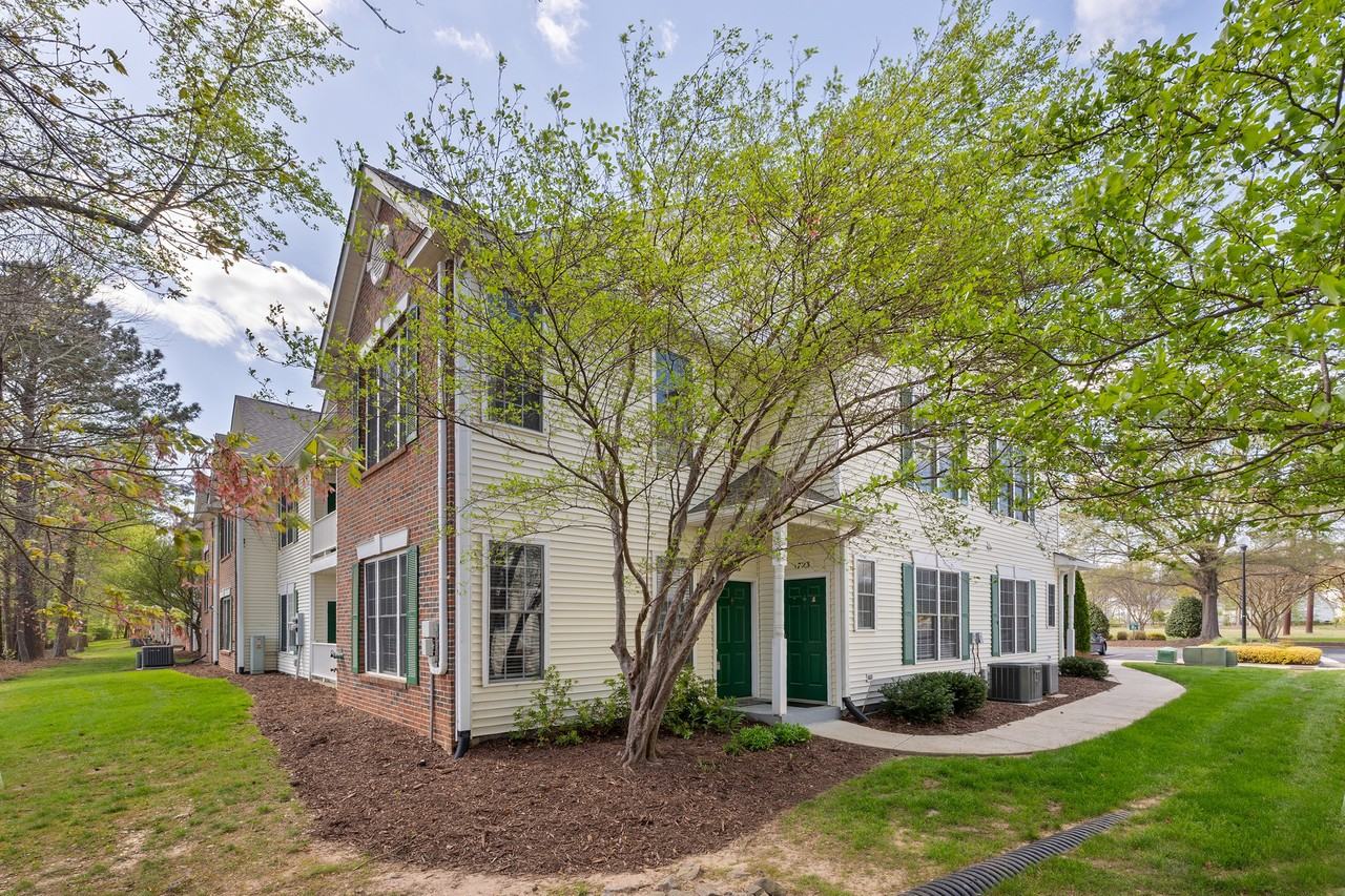 1713 Kudrow Ln #1 - Photo 6 of 42