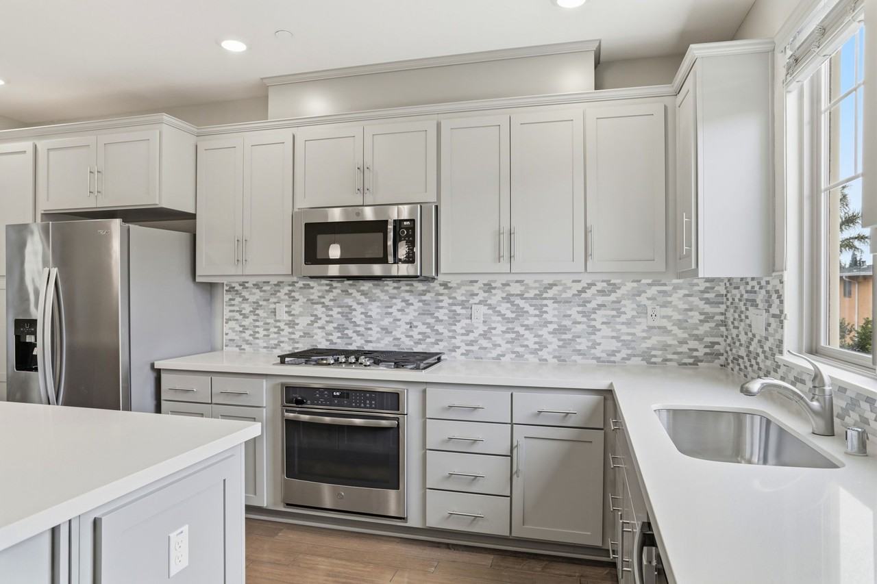 621 Cinnamon Cir #1 - Photo 2 of 41