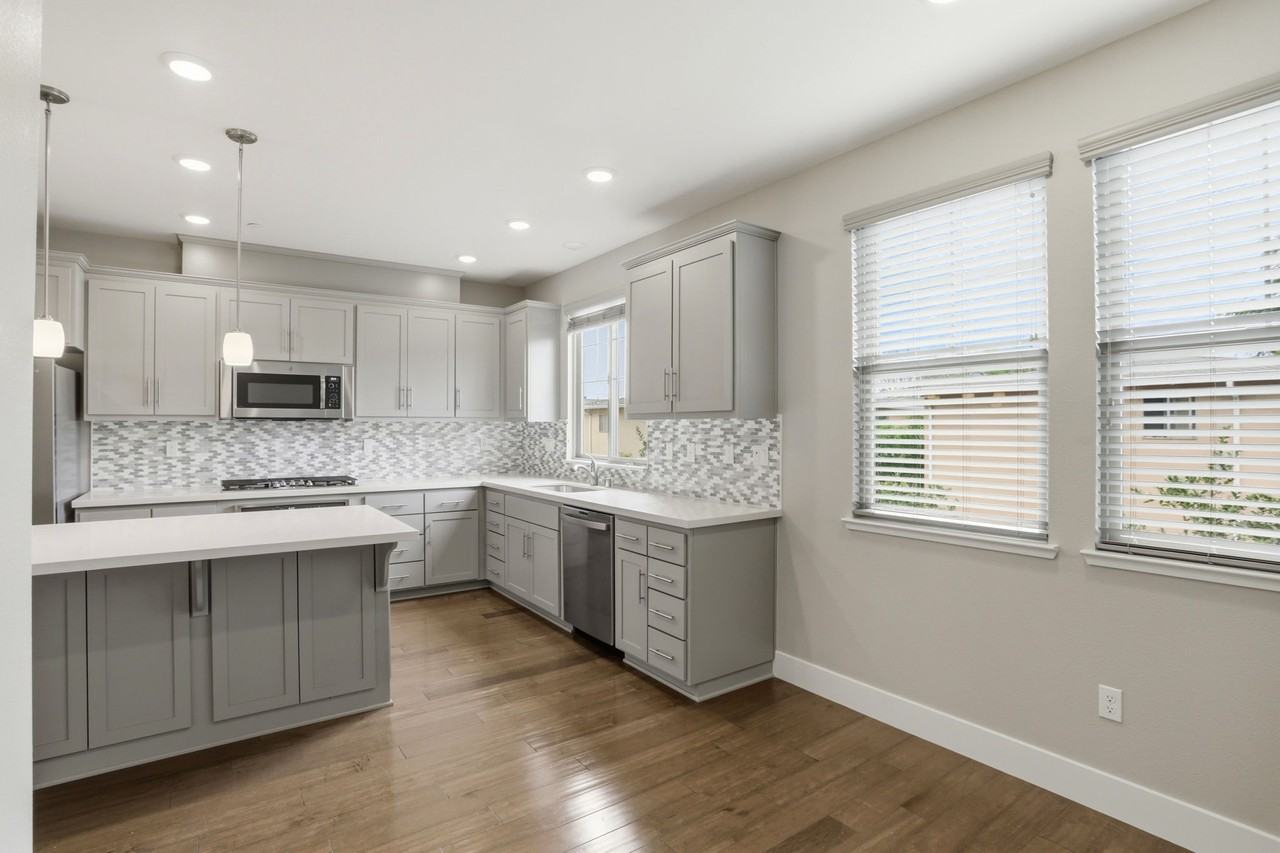 621 Cinnamon Cir #1 - Photo 3 of 41