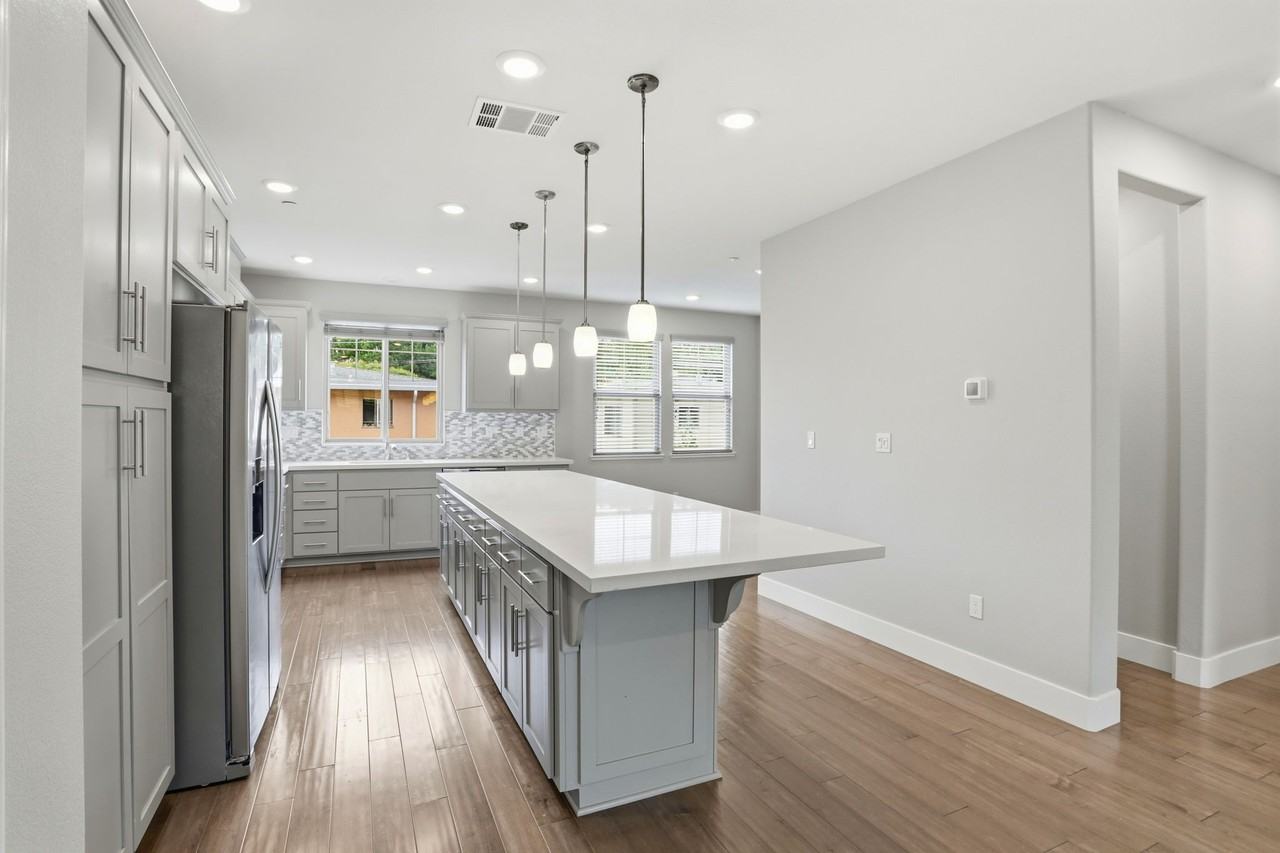 621 Cinnamon Cir #1 - Photo 4 of 41