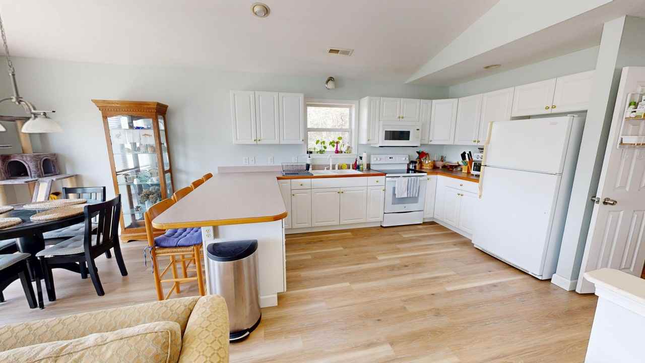 123 Harbour View Dr #1 - Photo 4 of 20