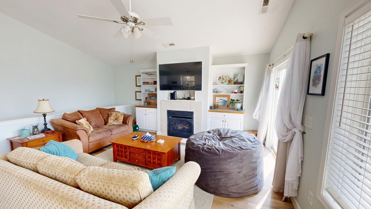 123 Harbour View Dr #1 - Photo 5 of 20