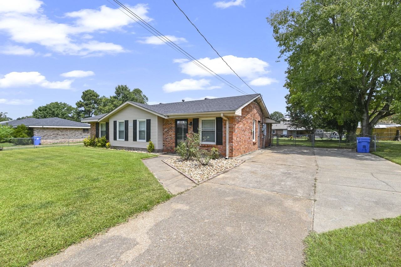 111 Lori StreetPrattville #7 - Photo 2 of 50