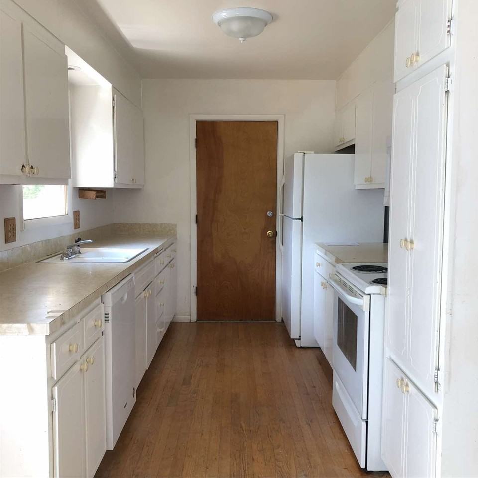 1033 Cypress Dr #1 - Photo 6 of 17