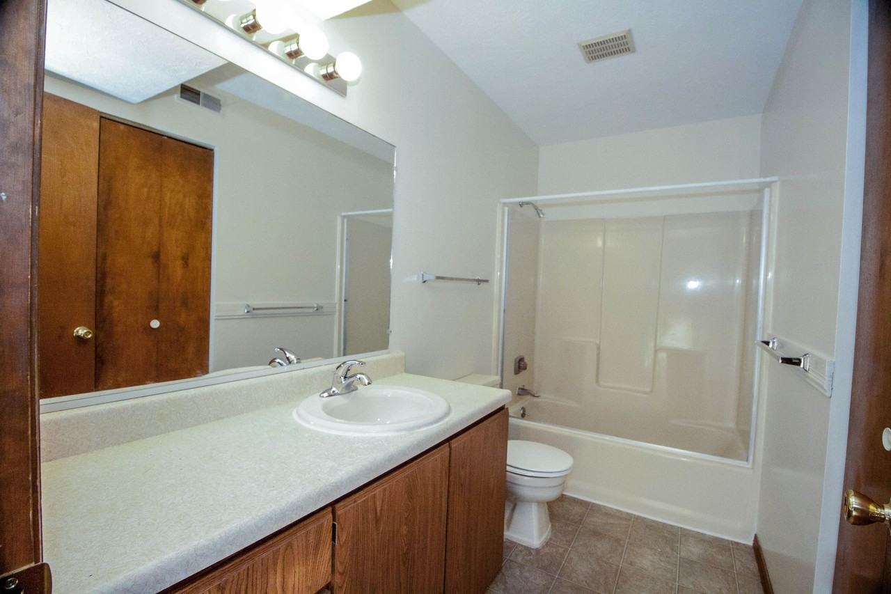 2406 Rainbow Ave - Photo 5 of 15