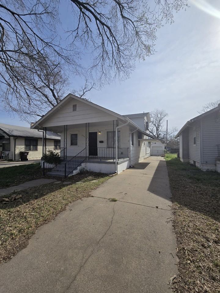 526 N Martinson St #1 - Photo 2 of 29