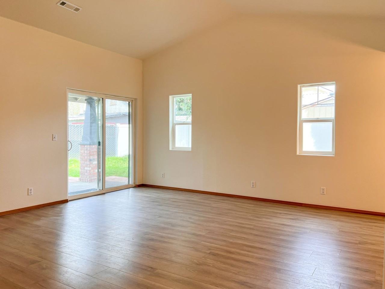 622 E Grant St - Photo 3 of 16