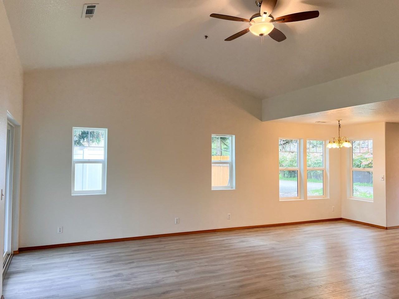 622 E Grant St - Photo 7 of 16