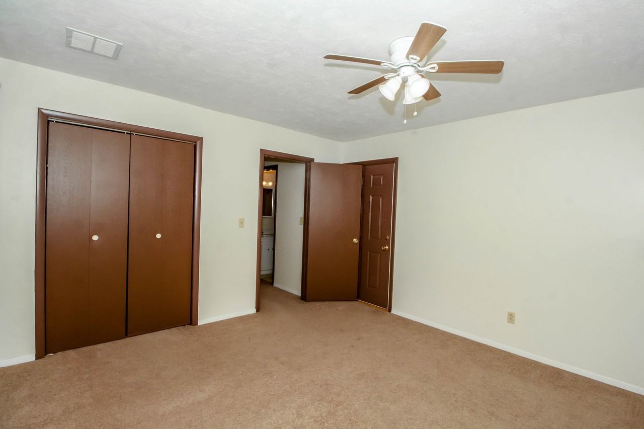 215 Lindell Dr - Photo 3 of 13