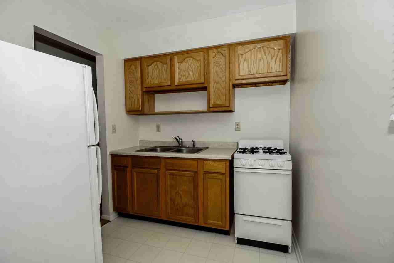 215 Lindell Dr - Photo 5 of 13