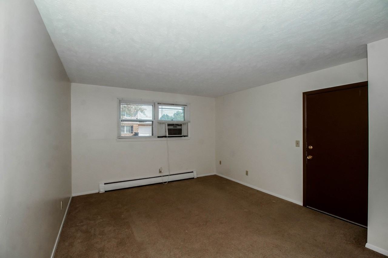 215 Lindell Dr - Photo 7 of 13