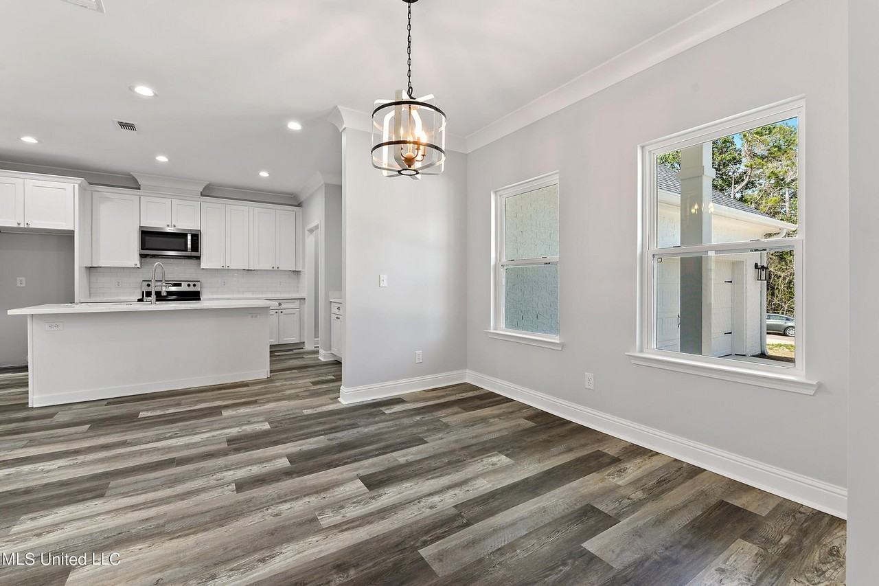 9493 W Palm Ln #1 - Photo 5 of 12