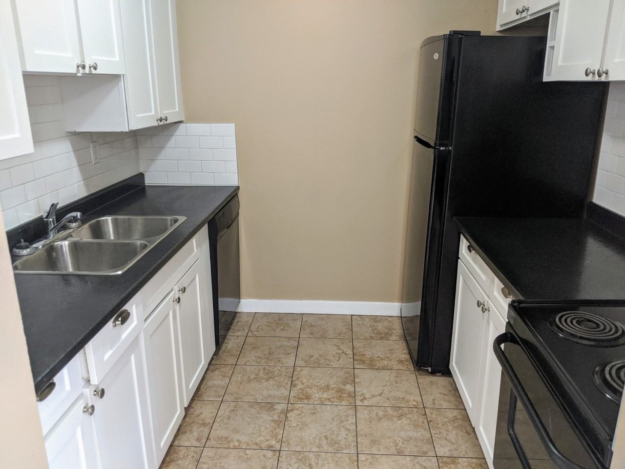 1716 Willowbrook Cres #220 - Photo 3 of 18