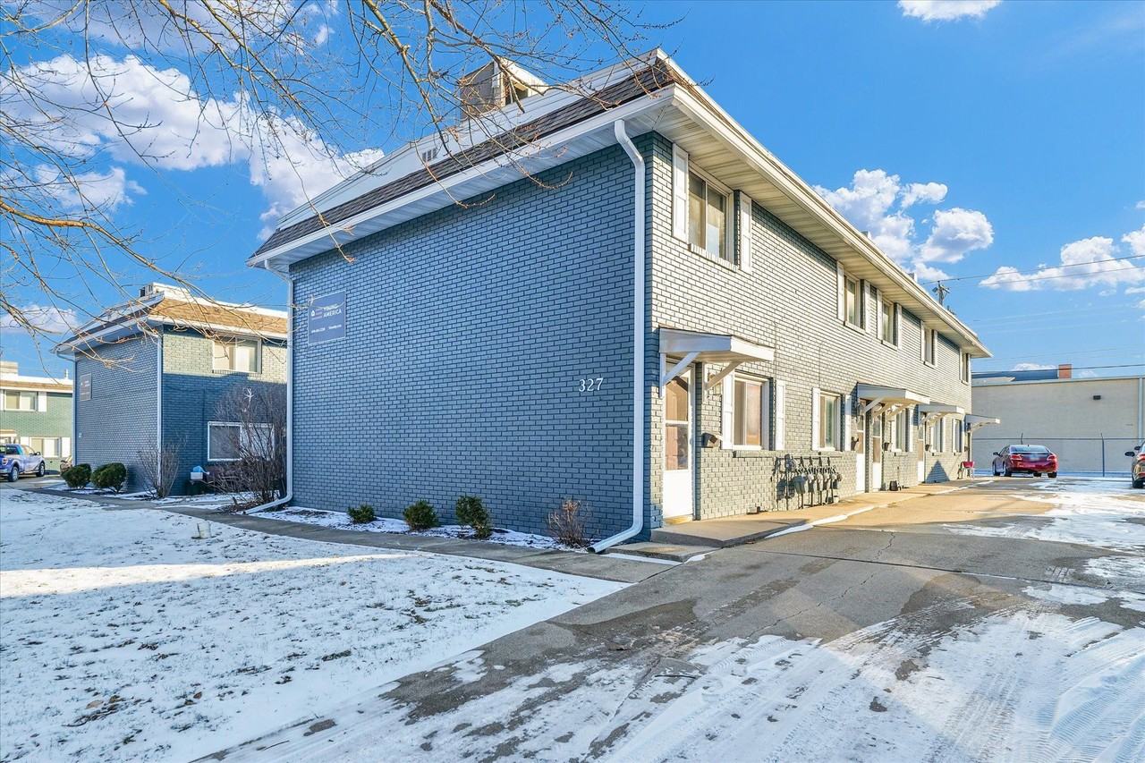 327 Riley Dr. - Photo 2 of 16
