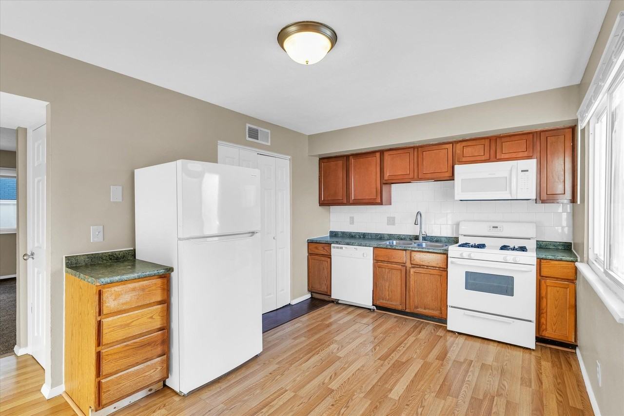 327 Riley Dr. - Photo 5 of 16