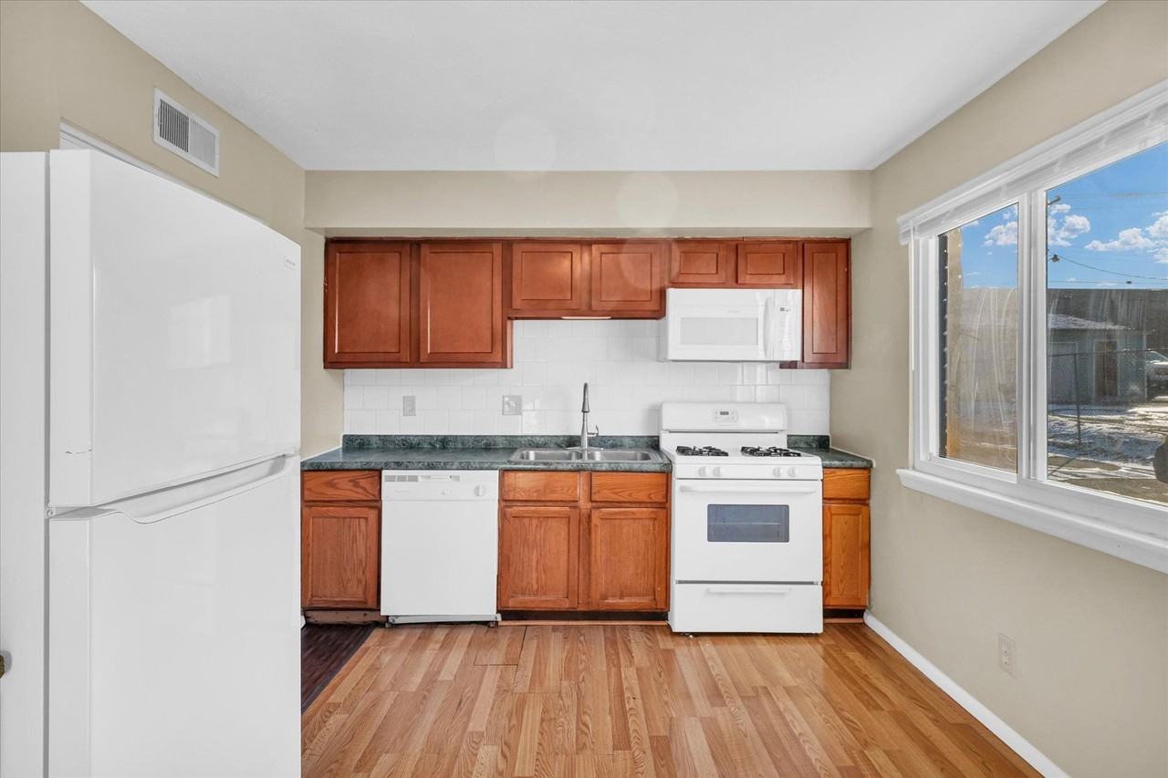 327 Riley Dr. - Photo 6 of 16