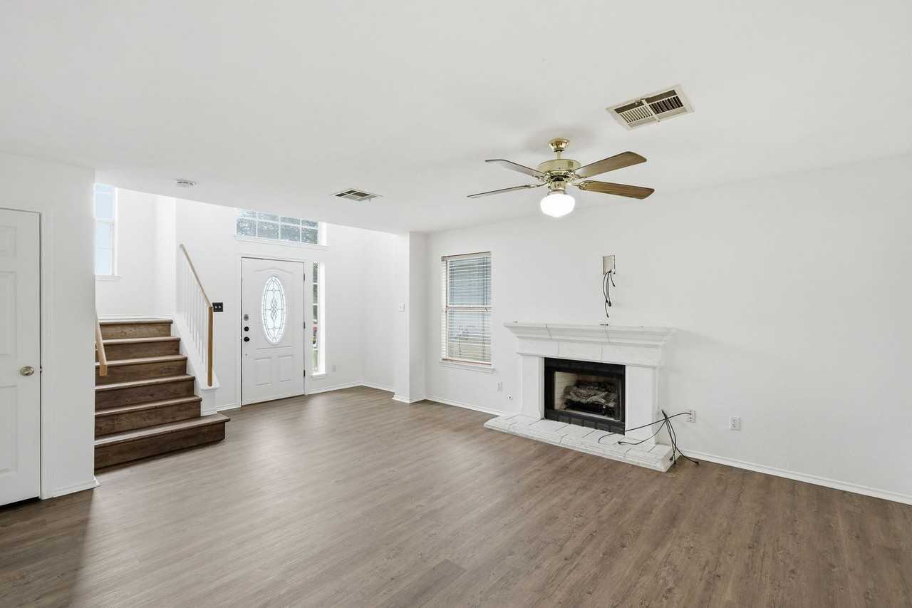 2912 Settlement Dr - Photo 2 of 24