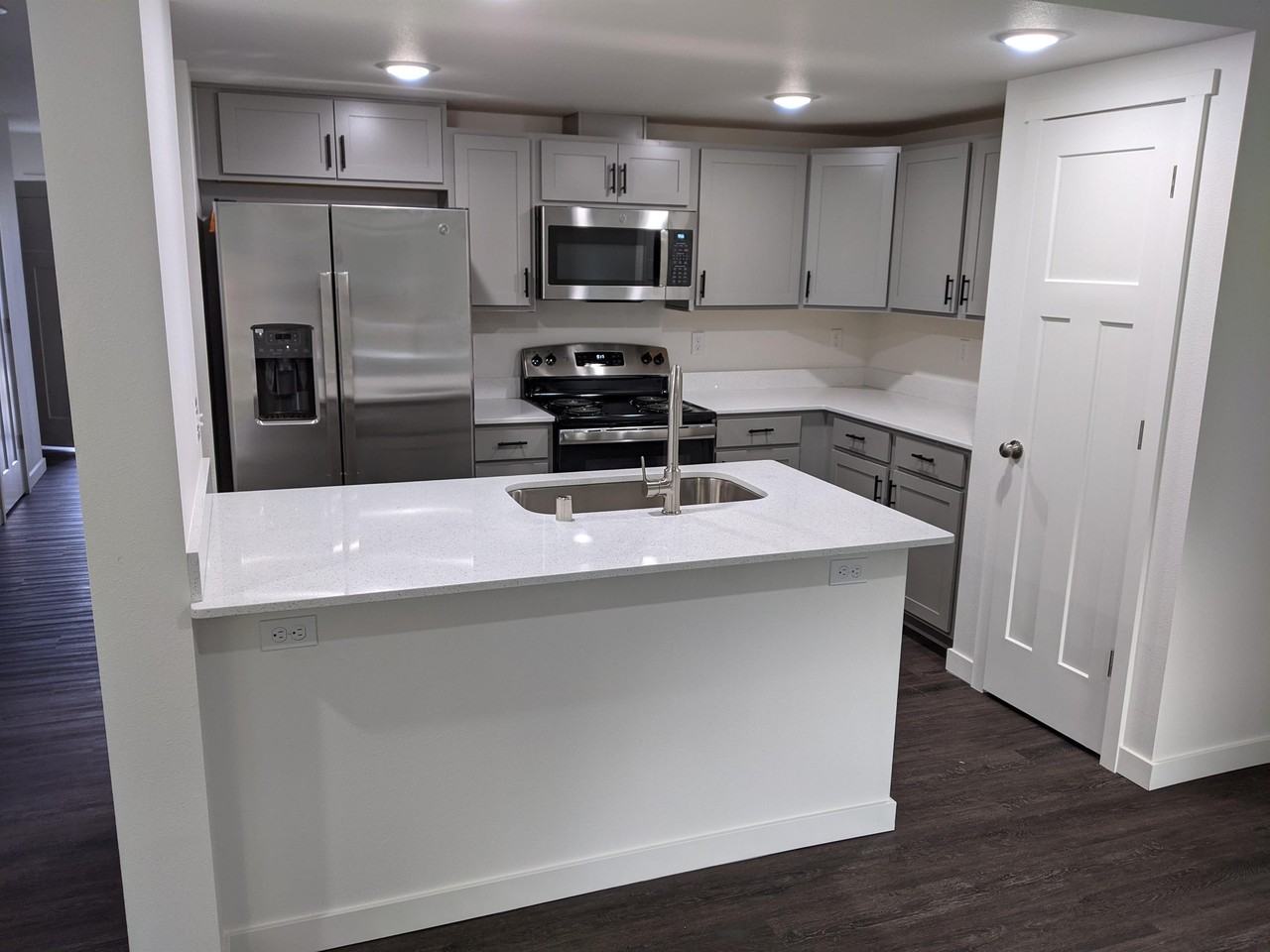 1413 Nora Ln #B - Photo 6 of 10