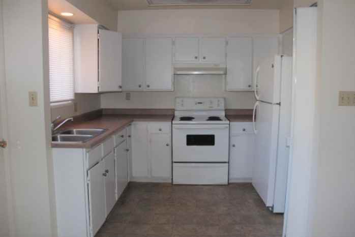 Stirlingwood Townhomes - Photo 4 of 11